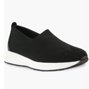 NEW MUNRO Mackenna Slip-On Sneaker